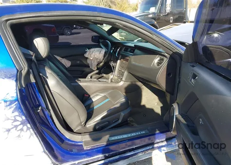 2013 Ford Mustang Gt Premium z USA, uszkodzony, nr VIN 1ZVBP8CF2D5284143